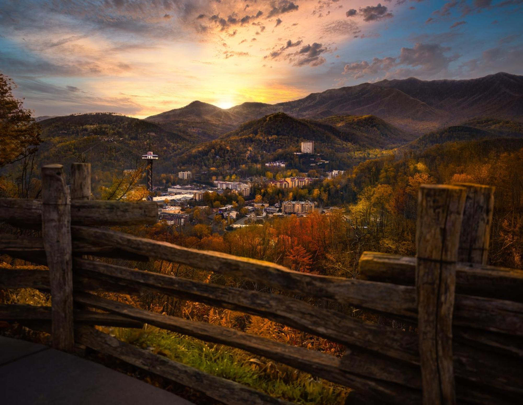 Serenity Heights, Amazing Views, Hot Tub Pool Access, 1089 Free Tickets Each Paid Day, Dollywood Гетлинбург Екстериор снимка