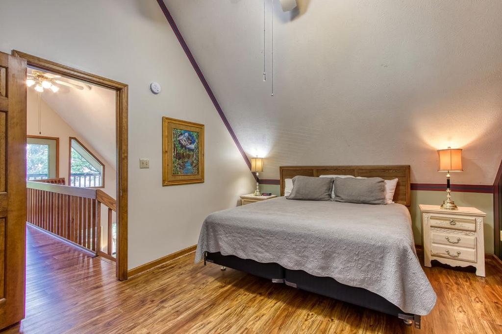 Serenity Heights, Amazing Views, Hot Tub Pool Access, 1089 Free Tickets Each Paid Day, Dollywood Гетлинбург Екстериор снимка
