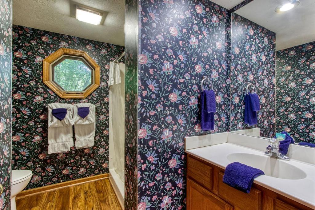 Serenity Heights, Amazing Views, Hot Tub Pool Access, 1089 Free Tickets Each Paid Day, Dollywood Гетлинбург Екстериор снимка