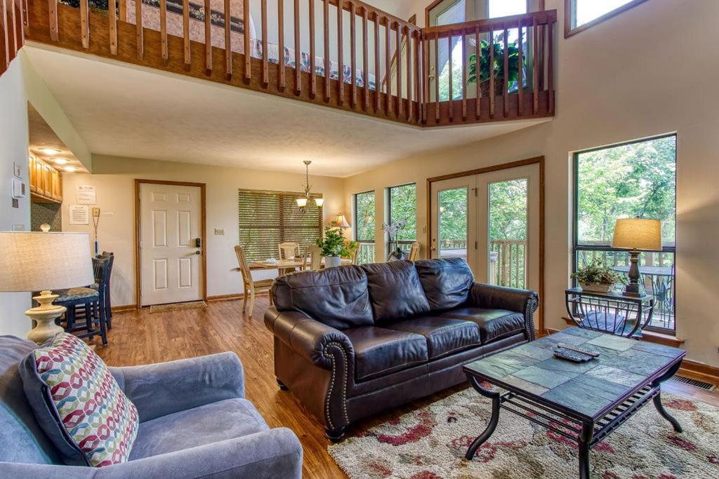 Serenity Heights, Amazing Views, Hot Tub Pool Access, 1089 Free Tickets Each Paid Day, Dollywood Гетлинбург Екстериор снимка