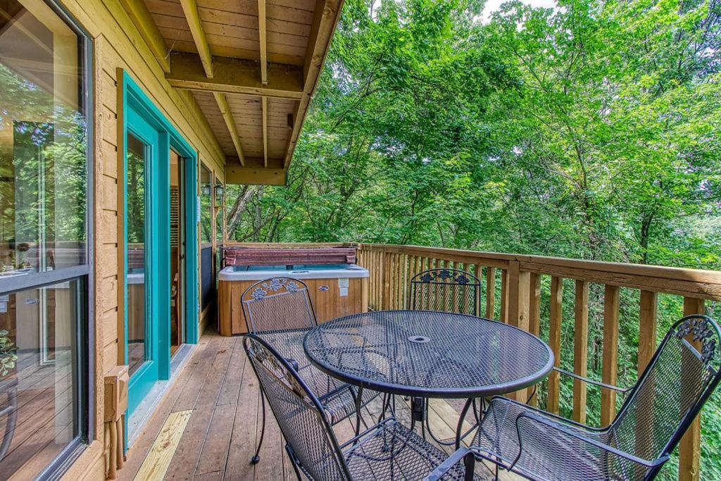Serenity Heights, Amazing Views, Hot Tub Pool Access, 1089 Free Tickets Each Paid Day, Dollywood Гетлинбург Екстериор снимка