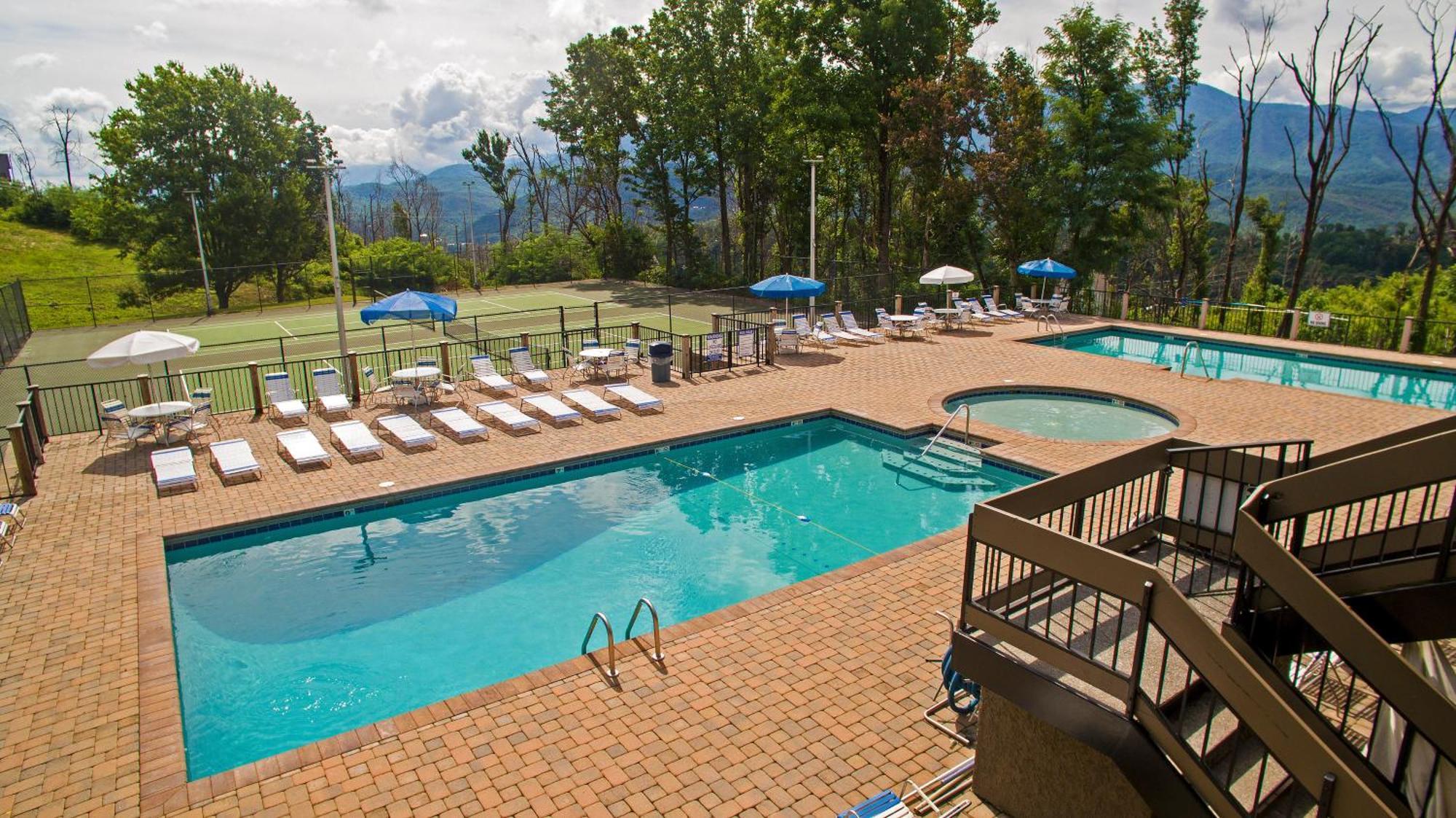 Serenity Heights, Amazing Views, Hot Tub Pool Access, 1089 Free Tickets Each Paid Day, Dollywood Гетлинбург Стая снимка
