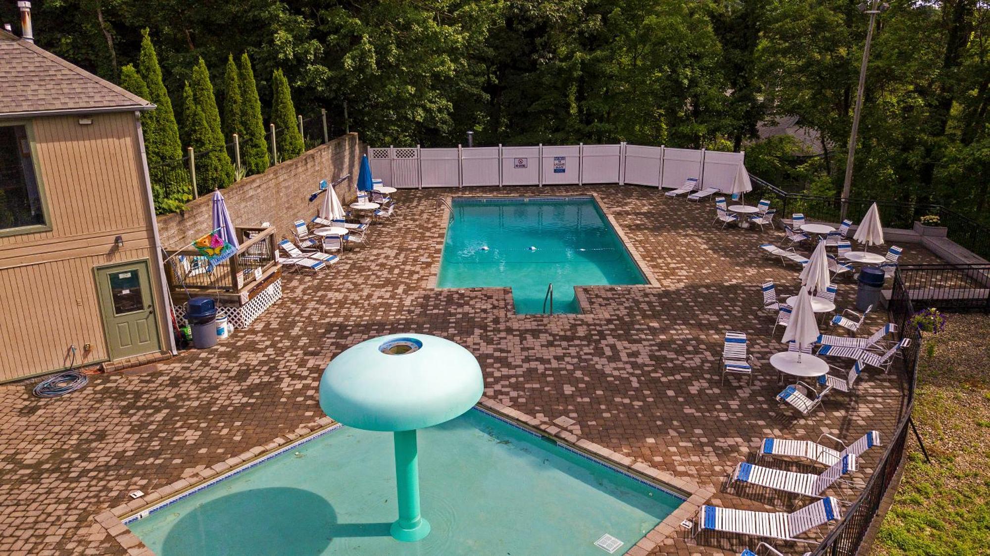Serenity Heights, Amazing Views, Hot Tub Pool Access, 1089 Free Tickets Each Paid Day, Dollywood Гетлинбург Стая снимка
