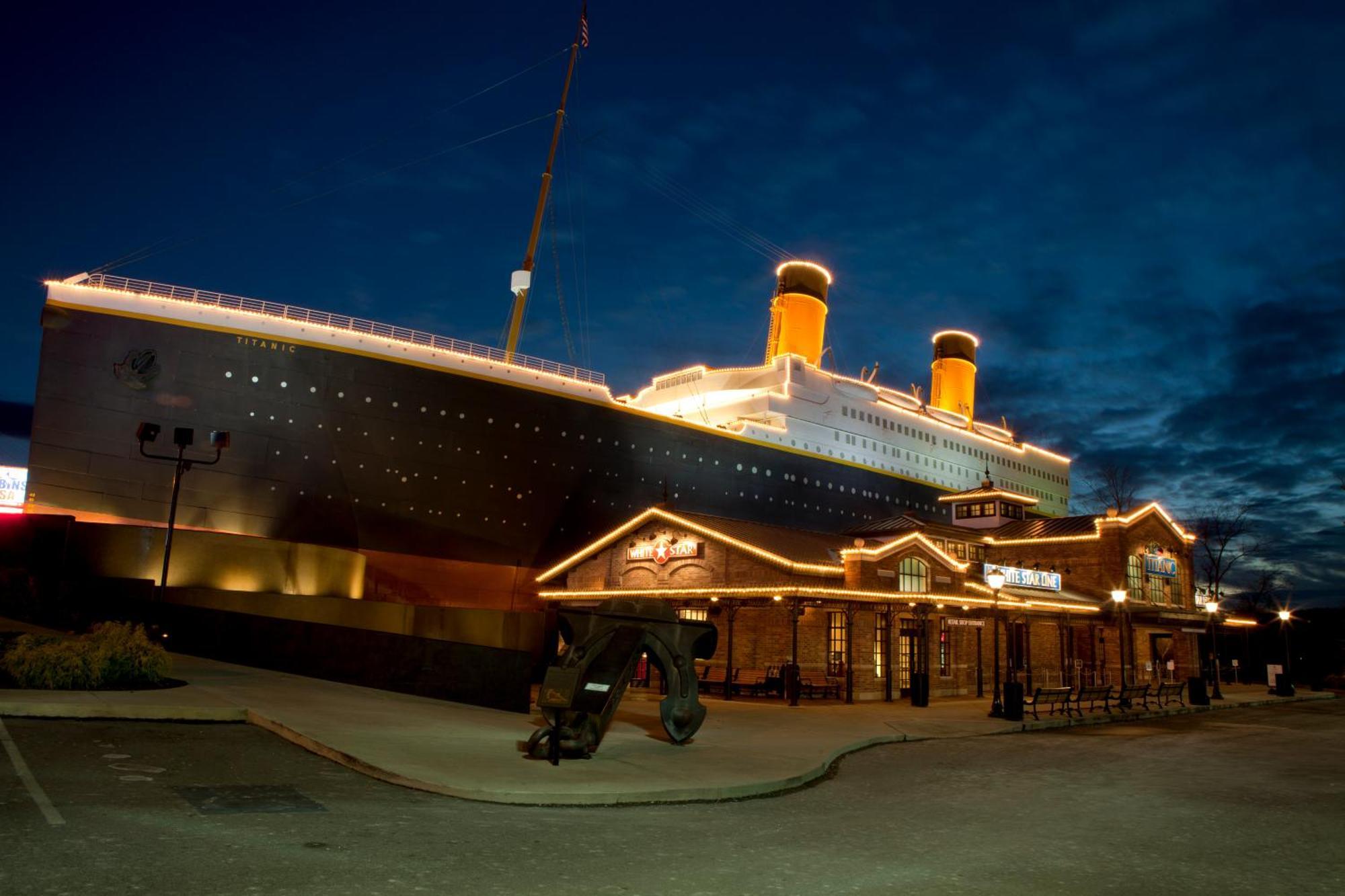 Serenity Heights, Amazing Views, Hot Tub Pool Access, 1089 Free Tickets Each Paid Day, Dollywood Гетлинбург Стая снимка