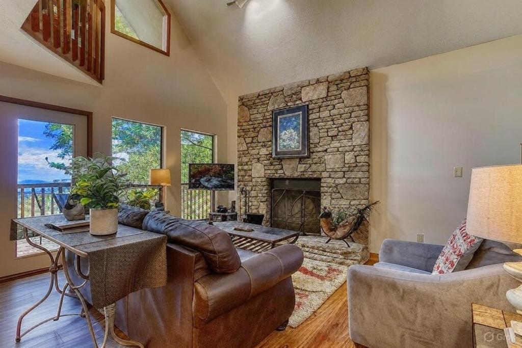 Serenity Heights, Amazing Views, Hot Tub Pool Access, 1089 Free Tickets Each Paid Day, Dollywood Гетлинбург Екстериор снимка